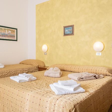 Hotel Pironi San Mauro Mare Exterior foto