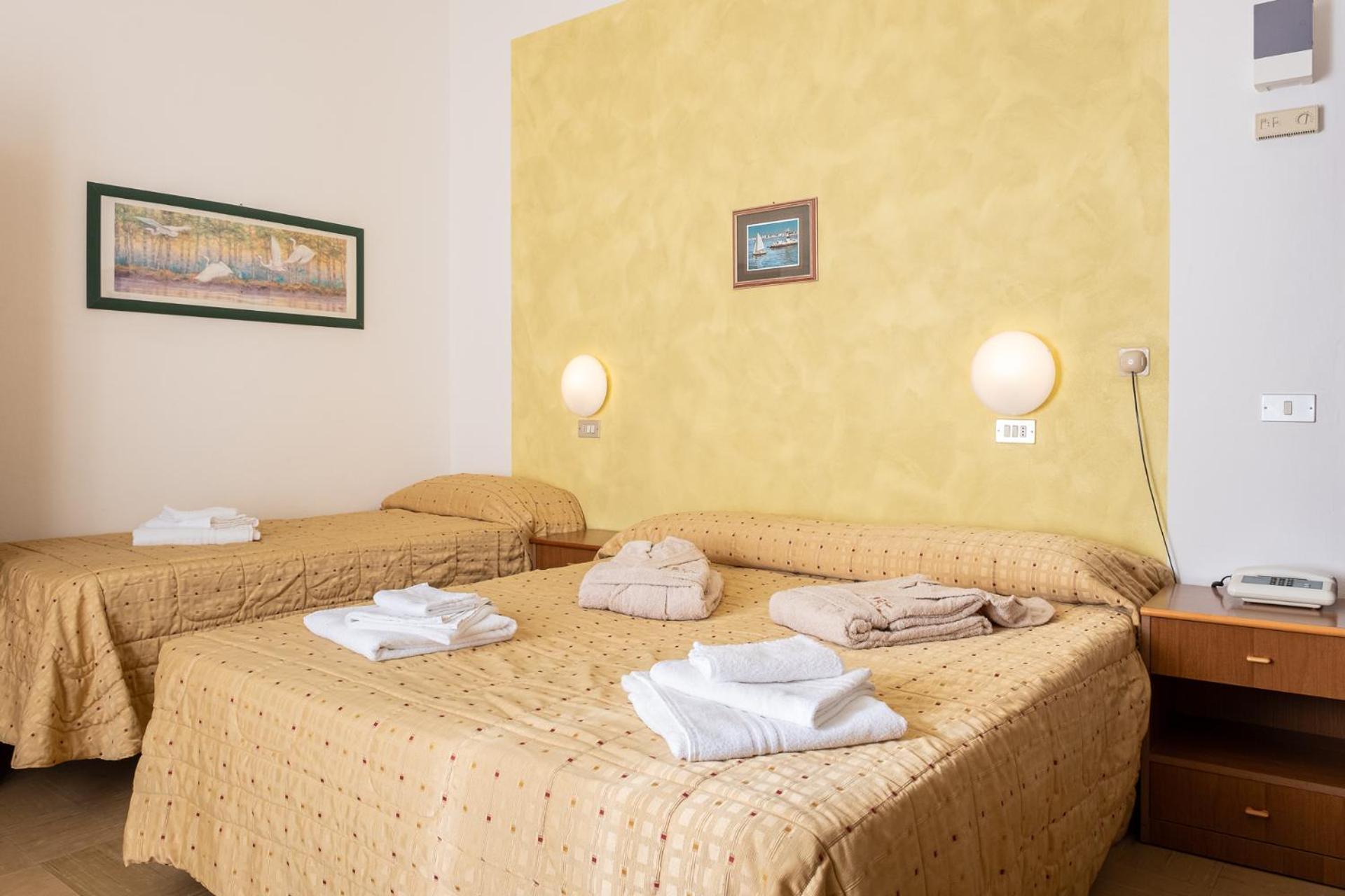 Hotel Pironi San Mauro Mare Exterior foto