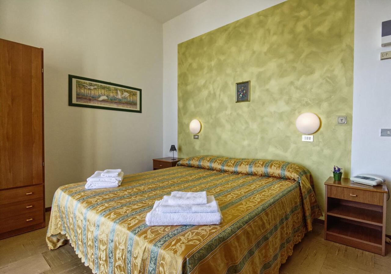 Hotel Pironi San Mauro Mare Exterior foto