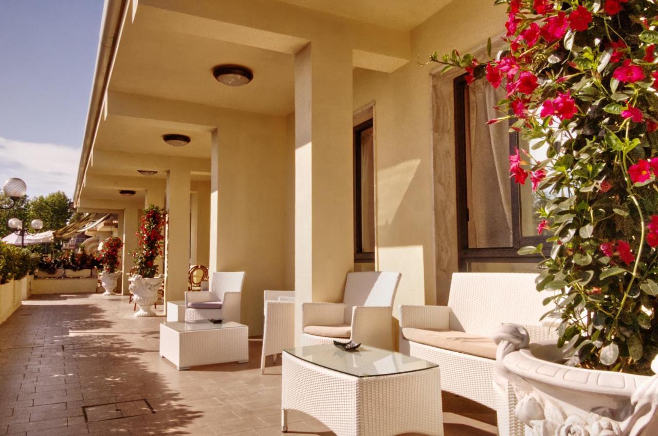 Hotel Pironi San Mauro Mare Exterior foto