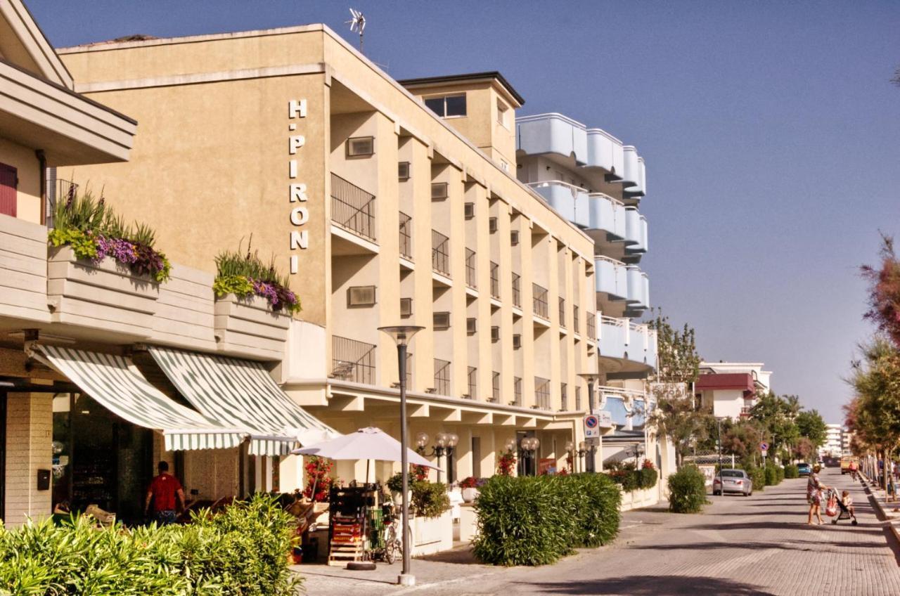 Hotel Pironi San Mauro Mare Exterior foto